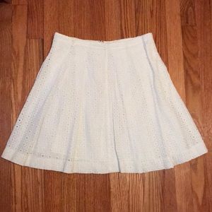 XOXO Women’s Small White Flower Lace Skirt